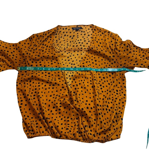 Max Edition Cropped Scooped neck Leopard Print Faux Wrap Bell Sleeve Ruffle Sz M - Picture 6 of 6